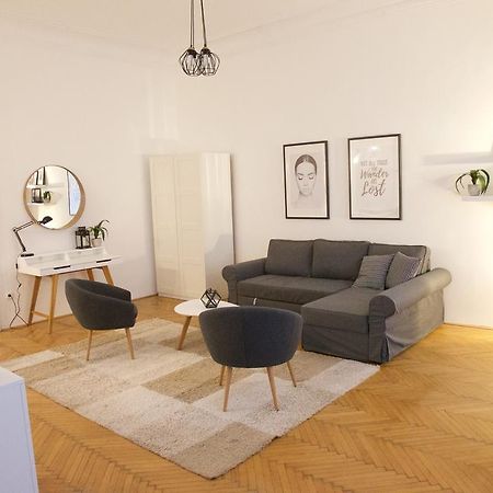Five Season'S Apartment Budapest Exteriör bild
