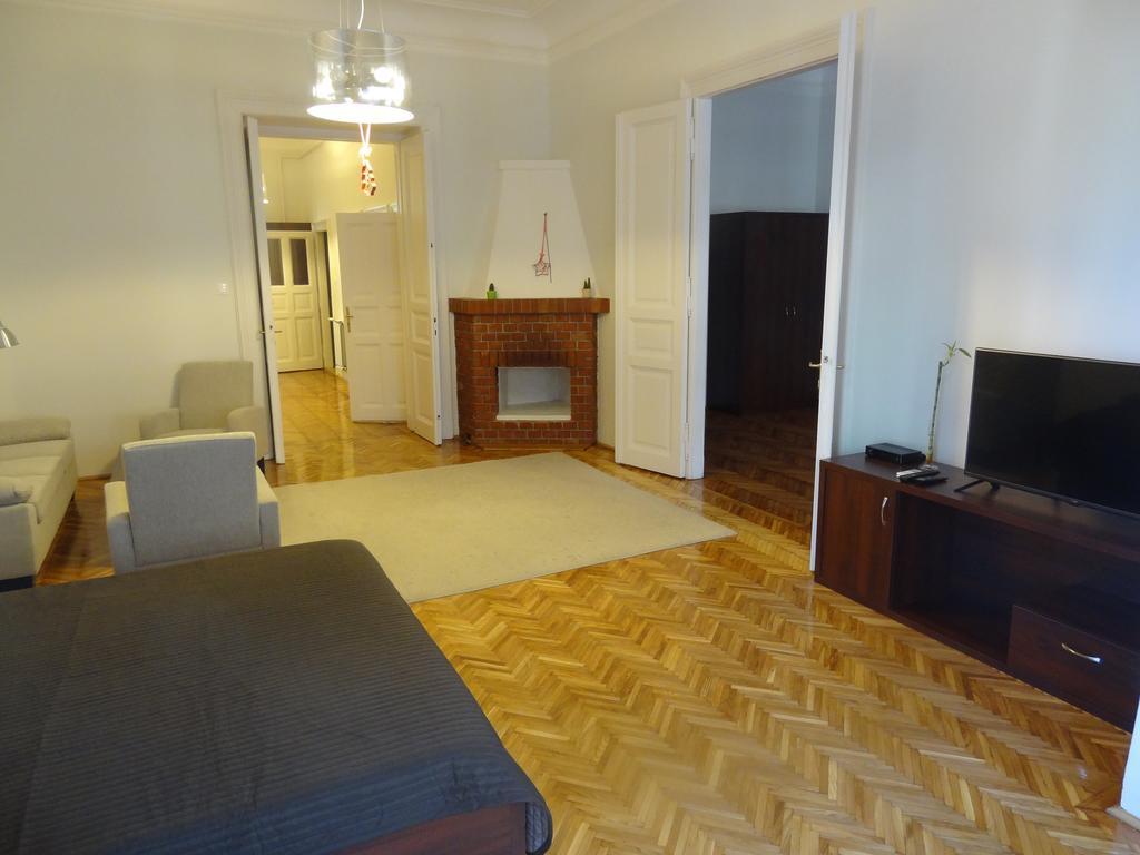 Five Season'S Apartment Budapest Rum bild