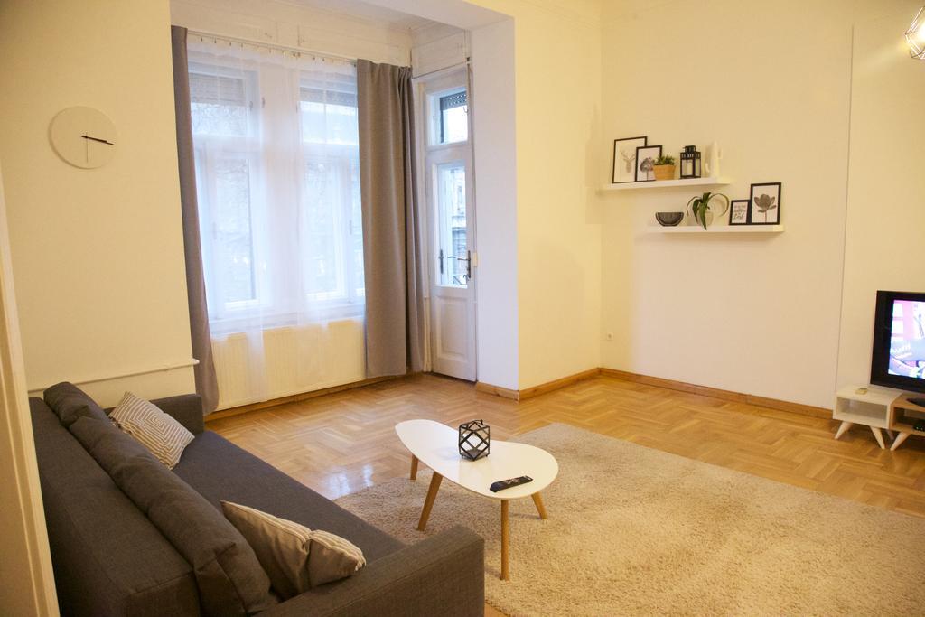 Five Season'S Apartment Budapest Exteriör bild