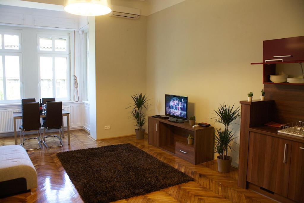 Five Season'S Apartment Budapest Exteriör bild